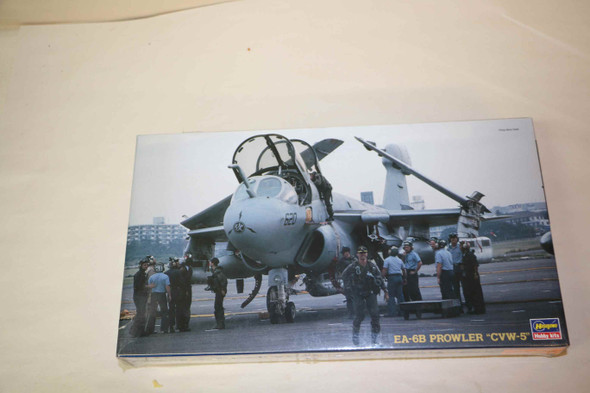HAS51605 - Hasegawa 1/72 EA-6B Prowler "CVW-5" (SP105) - PREOWNED117540
