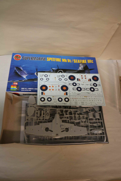 AIR05110 - Airfix 1/48 Spitfire MkVc / Seafire IIIc - PREOWNED10117541