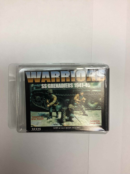 SQU35325 - Squadron Warriors 1/35  SS Grenadiers 1941-45