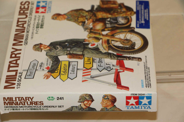TAM35241 - Tamiya - 1/35 German Motorcycle Orderly Set  PREOWNED11866