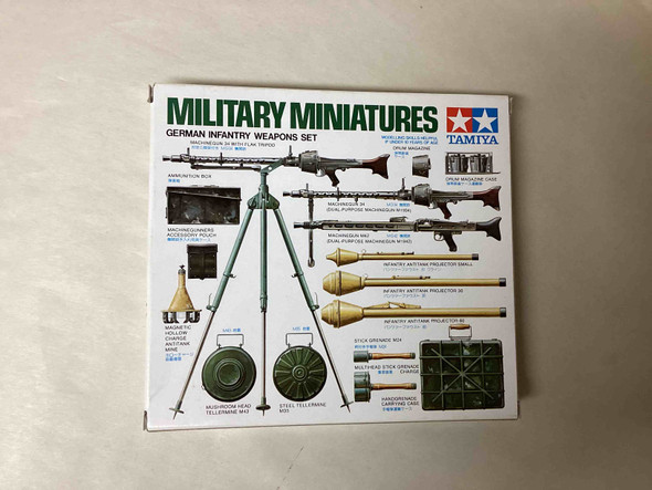 TAM35111 - Tamiya 1/35 German Infantry Weapons Set - PREOWNED11868