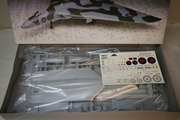 AIR909002 - Airfix 1/72  Avro Vulcan B. Mk2  PREOWNED11871 AIR909002 - Airfix 1/72  Avro Vulcan B. Mk2  PREOWNED11871