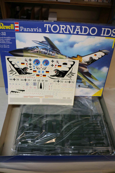 85-4666 - Revell 1/32 Tornado IDS PREOWNED