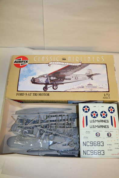 AIR04009 - Airfix - 1/72 Ford 5-AT Trimotor special edition (Discontinued) PREOWNED118777