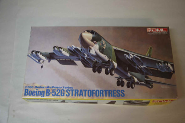 DRA2001 - Dragon 1/200 Boeing B-52G Stratofortress Modern Air Power Series PREOWNED118793