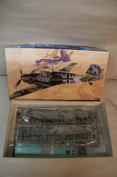 HAS09110 - Hasegawa 1/48 Messerschmitt Bf109E-4/7 Trop Luftwaffe Fighter  PREOWNED118821