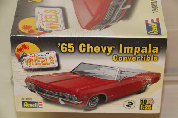 RMX85-4933 - Revell 1/25 65 Chevy Impala Convertible