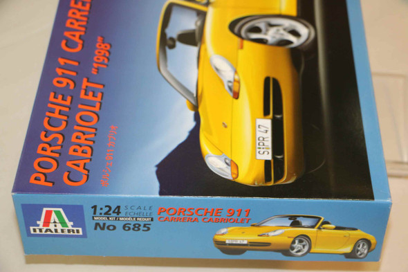 ITA685 - Italeri 1/24 Porsche 911 Carrera Cabriolet