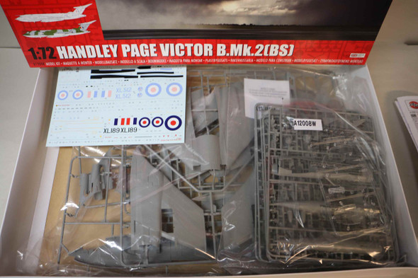 AIRA12008 - Airfix - 1/72 Handley-Page Victor B.Mk.2(BS) PREOWNED118973 AIRA12008 - Airfix - 1/72 Handley-Page Victor B.Mk.2(BS) PREOWNED118973