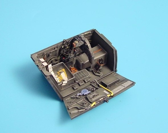ARS2001 - AIRES Model Hobby 1/32 Bf 109G-6 cockpit set  PREOWNED118985