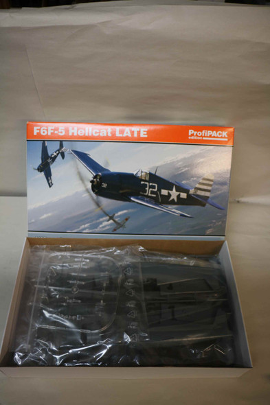 EDU8224 - Eduard - 1/48 F6F-5 Hellcat Late ProfiPACK  WWHP119345 EDU8224 - Eduard - 1/48 F6F-5 Hellcat Late ProfiPACK  WWHP119345