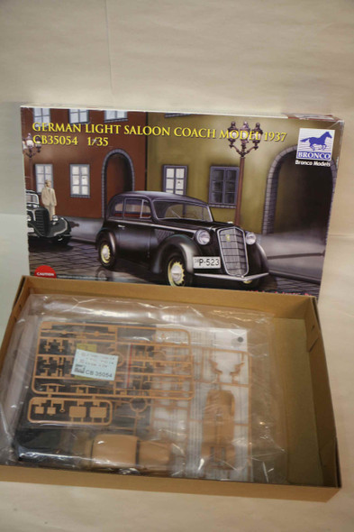 BROCB35054 - Bronco 1/35 German Light Saloon Coach Model 1937  WWHP119459