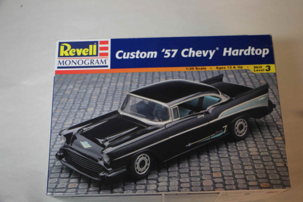RMX85-7123 - Revell 1/25 Custom '57 Chevy Hardtop WWHP119845