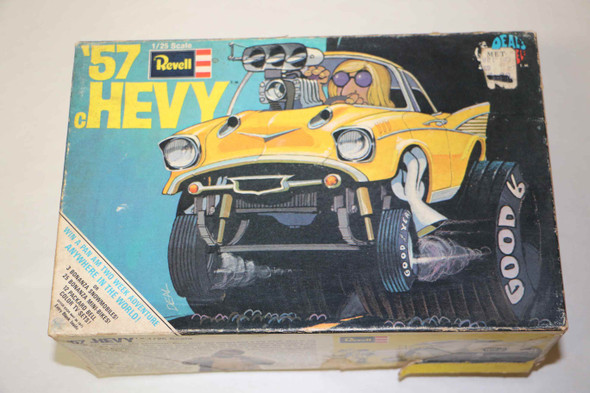 RMXH1355 - Revell 1/25 '57 cHEVY Deal's Wheels