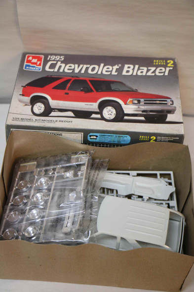 AMT8978 - AMT 1/25 1995 Chevrolet Blazer WWHP119953