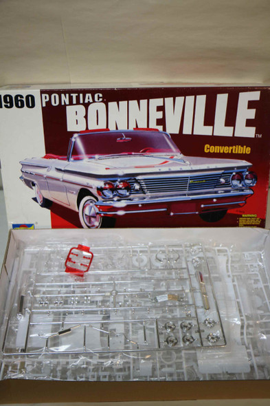TRP02501 - Trumpeter 1/25 1960 Pontiac Bonneville Convertible WWHP112000