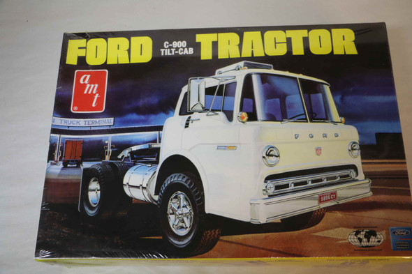 AMT38685 - AMT 1/25 Ford C-900 Tilt Cab Tractor  WWHP112005