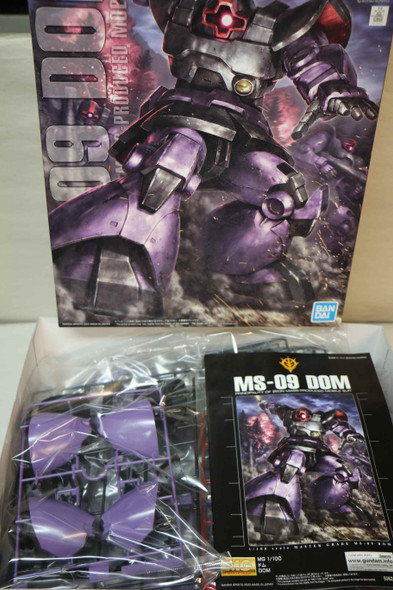 BAN5062171 - Bandai MG 1/100 MS-09 Dom WWHP112007