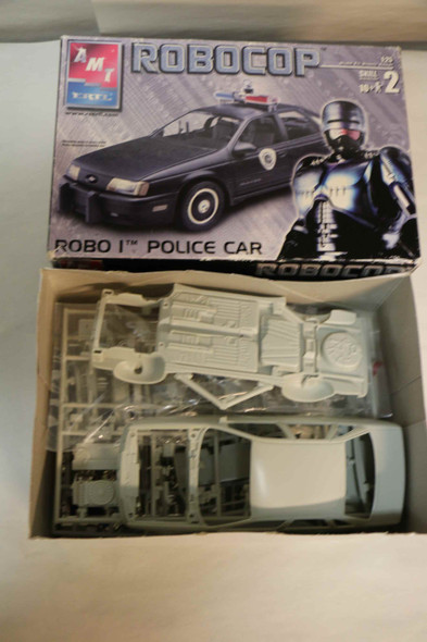 AMT38037 - AMT 1/25 'ROBOCOP' Taurus Police Car WWHP112030