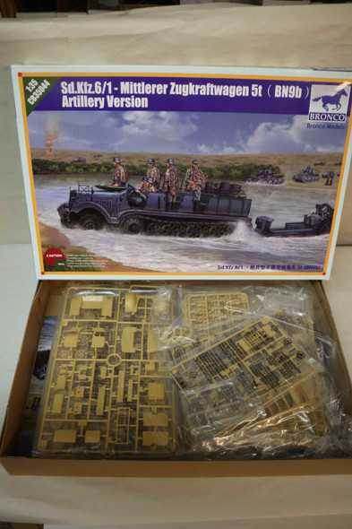 BROCB35044 - Bronco - 1/35 Sd.Kfz.6/1 5t Artillery vers  WWHP112061