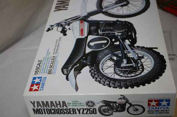 TAM16011 - Tamiya 1/6  Yamaha Motocrosser YZ250 WWHP112287