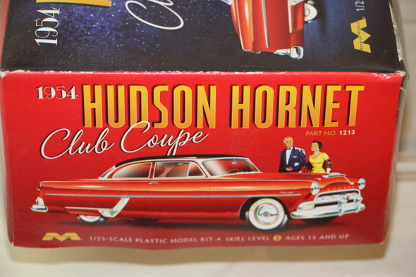 MOE1213 - Moebius Models 1/25 1954 Hudson Hornet WWHP112322