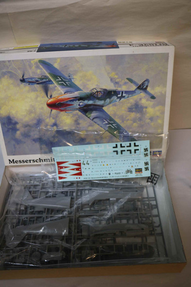 HAS08070 - Hasegawa - 1/32 Bf109K-4 WWHP112335
