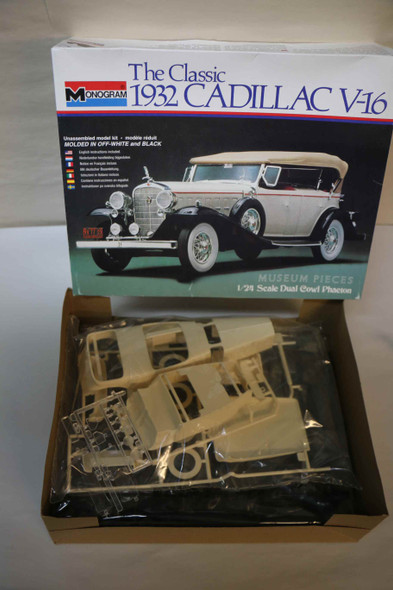 MON2305 - Monogram 1/24 The Classic 1932 Cadillac V-16 WWHP112343
