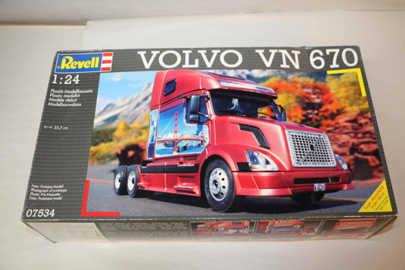 RAG07534 - Revell  1/24 Volvo VN 670  WWHP112427
