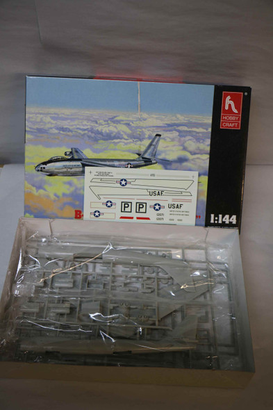 HOBHC1250 - Hobbycraft - 1/144 B-47B 1st SAC Striker WWHP112443