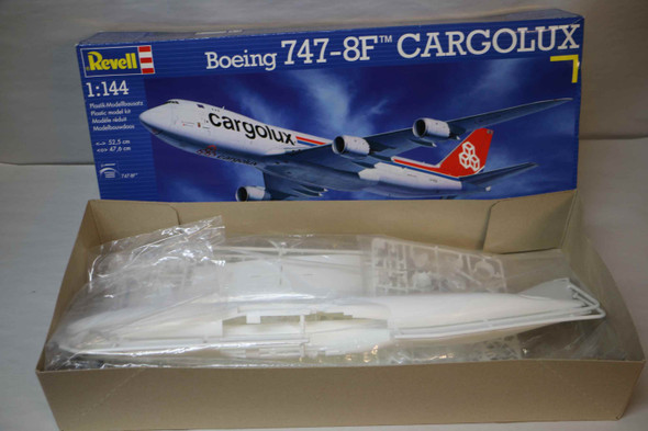 RAG04885 - Revell - 1/144 B747-8F Cargolux WWHP112505