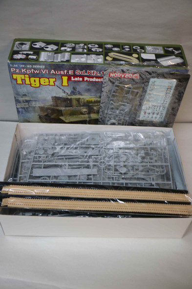 DRA6406 - Dragon - 1/35 PzKpfw VI Ausf E SdKfz 181 Tiger I Late Tank (3 in 1) WWHP112531