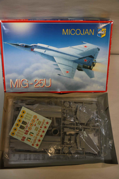 CDR72014 - Condor 1/72 Micojan MiG-25U/PU  WWHP112574