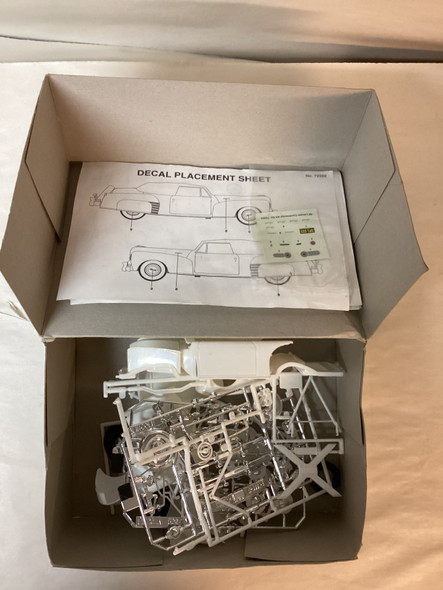 LIN72322 - Lindberg - 1/25 1948 Lincoln Continental -  WWHP111000