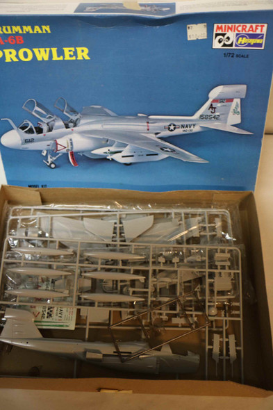 MAH1137 - Minicraft Hasegawa 1/72 Grumman EA-6B Prowler - WWHP111181