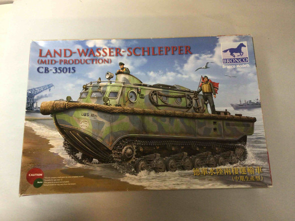 BRO35015 - Bronco - 1/35 Land-Wasser Schlepper (Mid Prod.)  WWHP112817