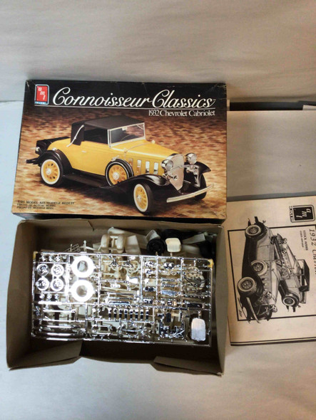 AMT6508 - AMT 1/25 1932 Chevrolet Cabriolet - WWHP111396