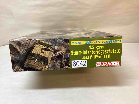 DRA6042 - Dragon - 1/35 15cm Sturm.Infanteriegeschütz 33 auf Pz III  WWHP112867