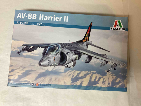 DP-ITA90193 - Italeri 1/72 AV-8B Harrier II (Box Damage)