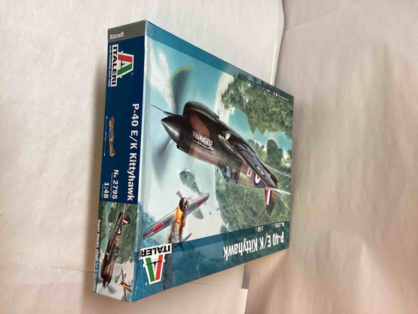 DP-ITA2795 - Italeri - 1/48 P-40 Kittyhawk CANADIAN CONTENT(Box Damaged)