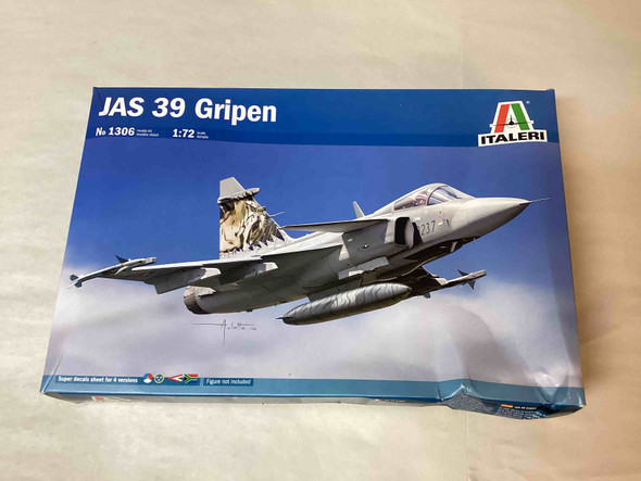 DP-ITA1306 - Italeri - 1/72 JAS 39 Gripen  (Box Damaged)