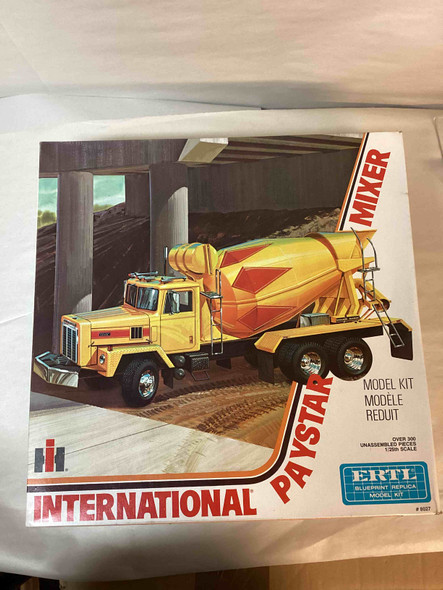 ERT8027 - ERTL 1/25 International Paystar 5000 Mixer - WWHP113077