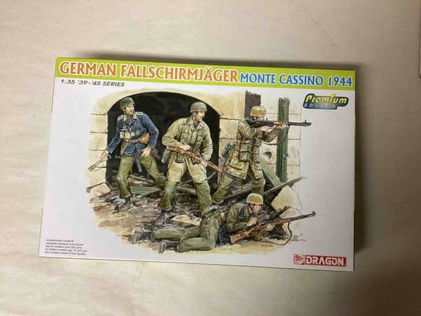 DRA6409 - Dragon 1/35 German Fallschirmjager Monte Cassino 1944 - WWHP113125