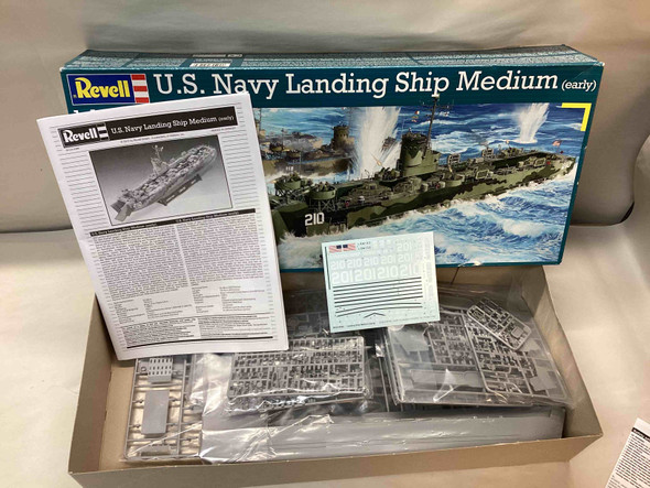 RAG05123 - Revell - 1/144 US Navy Landing Ship Medium (Early) - WWHP113222
