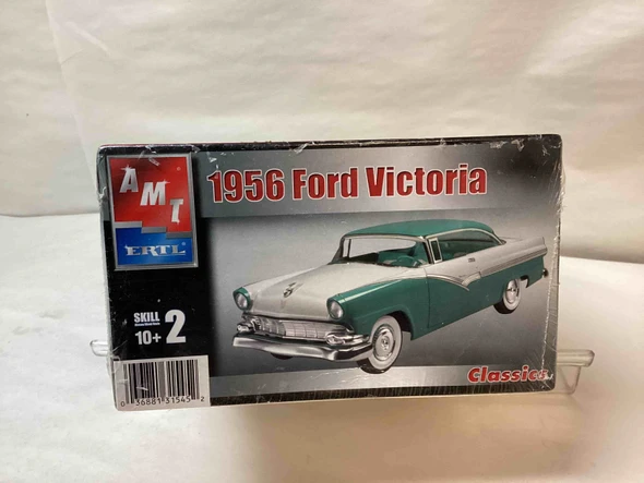 AMT31545 - AMT 1/25 1956 Ford Victoria - WWHP113511