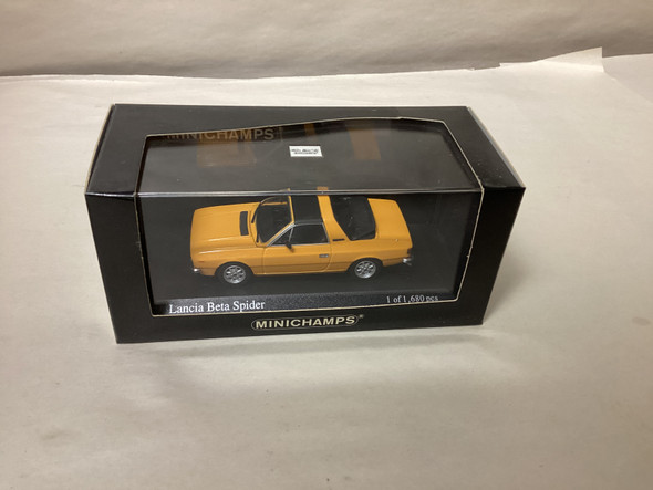 MNC400125730 - Minichamps 1/43 Lancia Beta Spider 1981 Orange