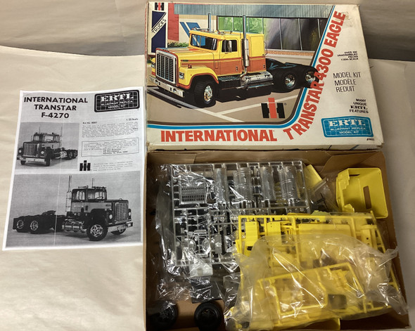 ERT8025 - ERTL 1/25 International Transtar 4300 Eagle - NO DECALS - WWHP113744