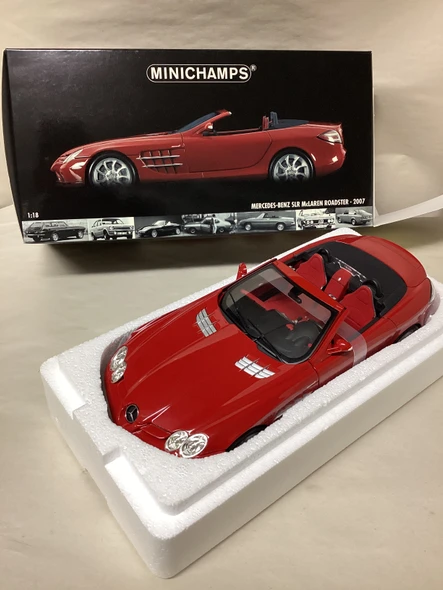 MNC100037130 - Minichamps 1/18 Mercedes-Benz SLR McLaren Roadster 2007