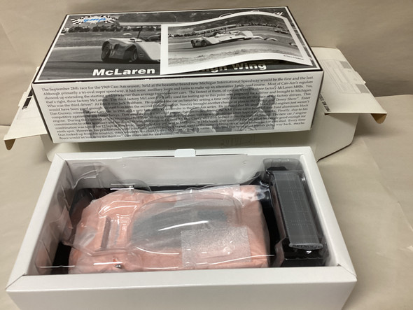 GMP12023 - GMP 1/18 1969 McLaren M8B High Wing