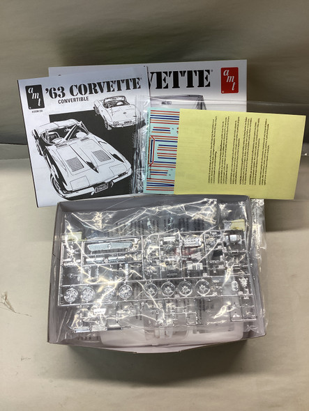 AMT1335M/12 - AMT 1/25 1963 Corvette Convertible - WWHP113816